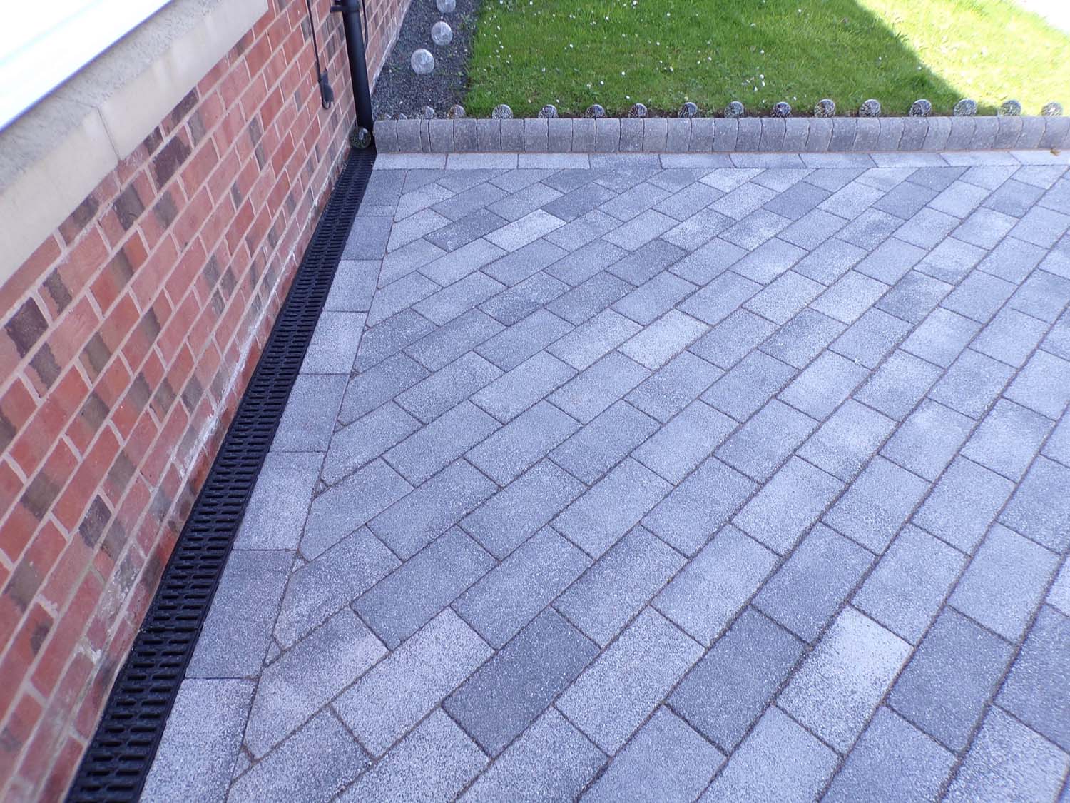 Block paving border